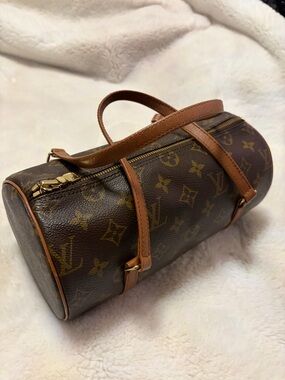 Louis Vuitton Monogram Canvas papillon Barrel Bag size 26